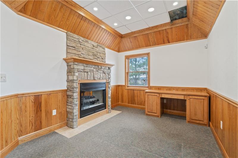 114 Oil Lane Photo 6