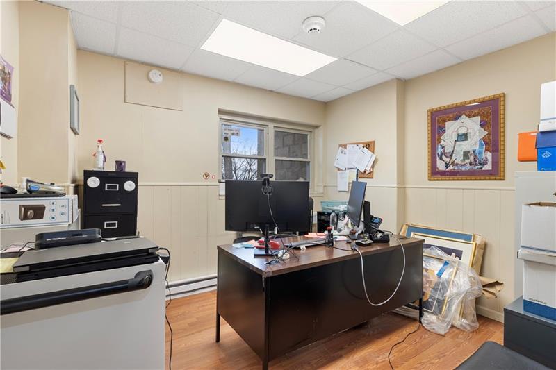2114-2118 Broadway Ave Photo 42
