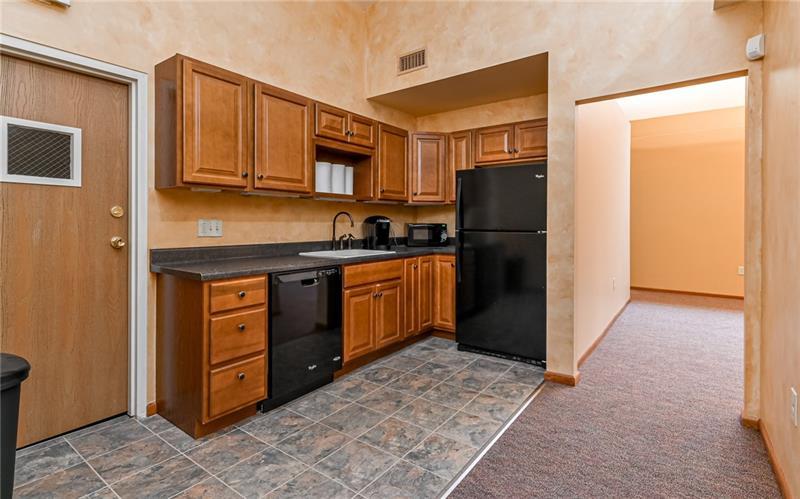 2857 Oxford Boulevard Photo 17