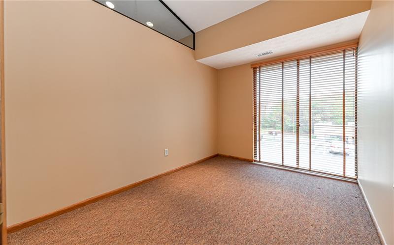 2857 Oxford Boulevard Photo 21