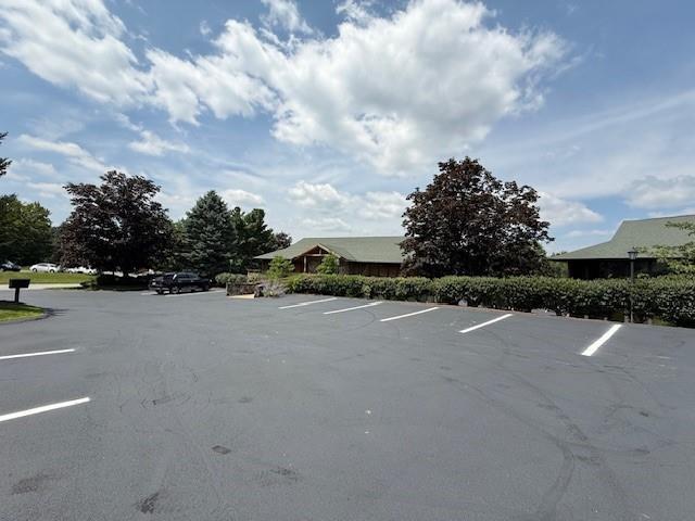 2857 Oxford Boulevard Photo 39