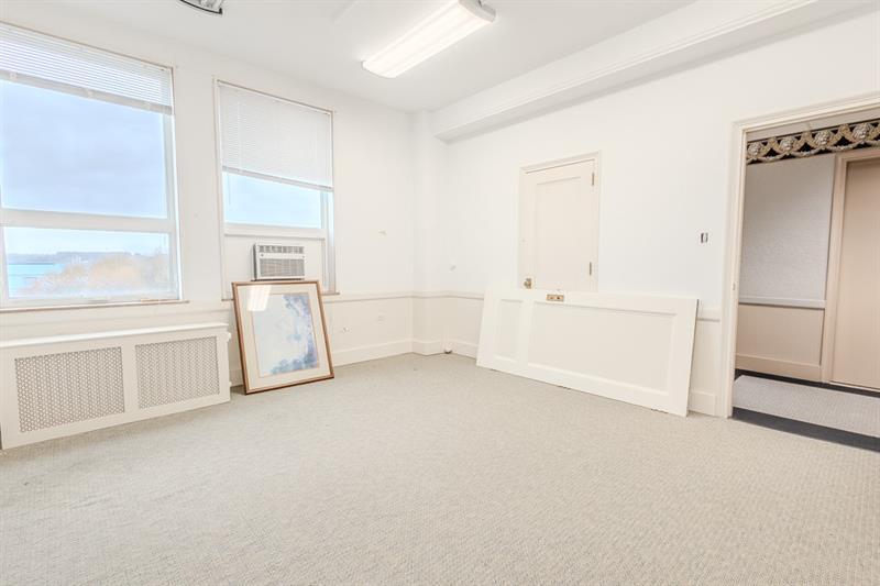 816 Ligonier Street, Suite 402 Photo 11