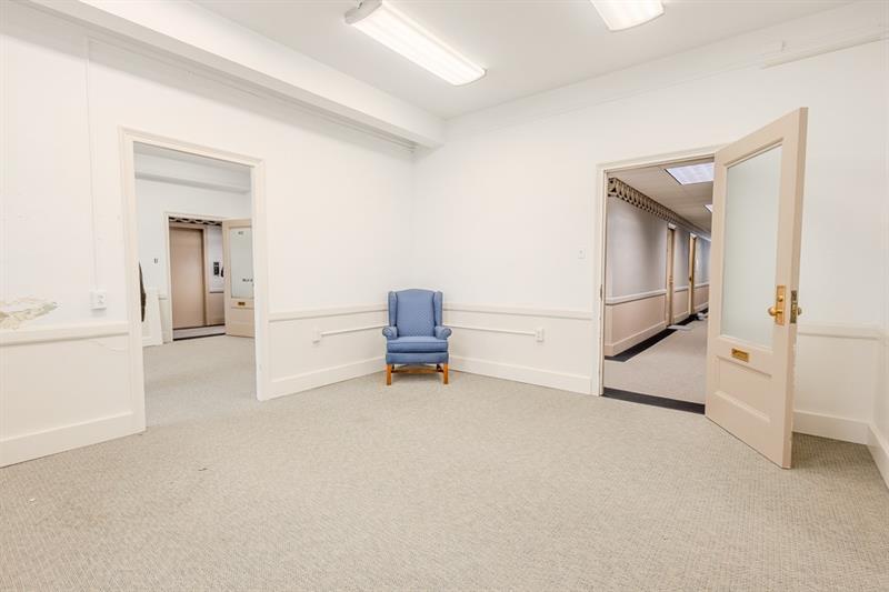 816 Ligonier Street, Suite 402 Photo 16