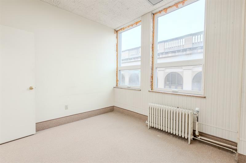 816 Ligonier Street, Suite 402 Photo 18