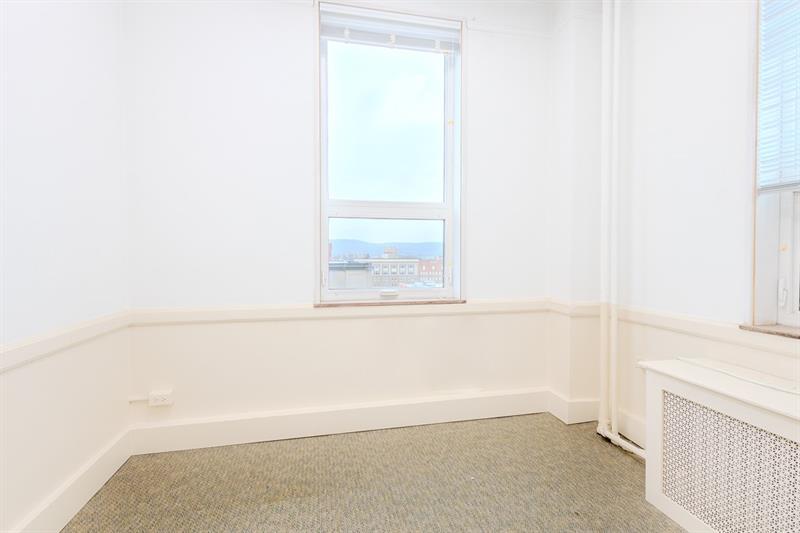 816 Ligonier Street, Suite 402 Photo 23
