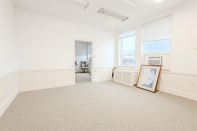 816 Ligonier Street, Suite 402 Photo 8