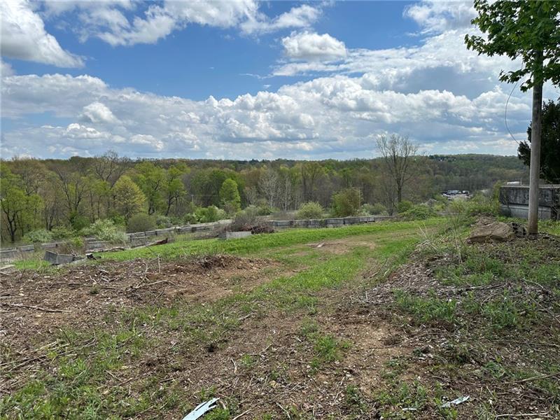 858 New Castle Rd Photo 3