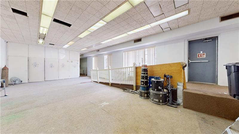 152 Grant Avenue Photo 25