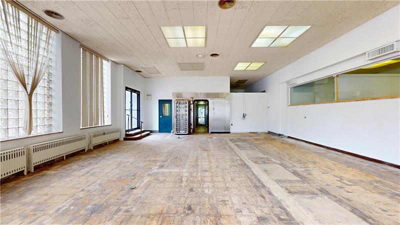 152 Grant Avenue Photo 4