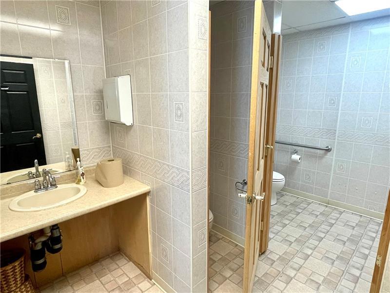 1139 N Main Street Ext Photo 21