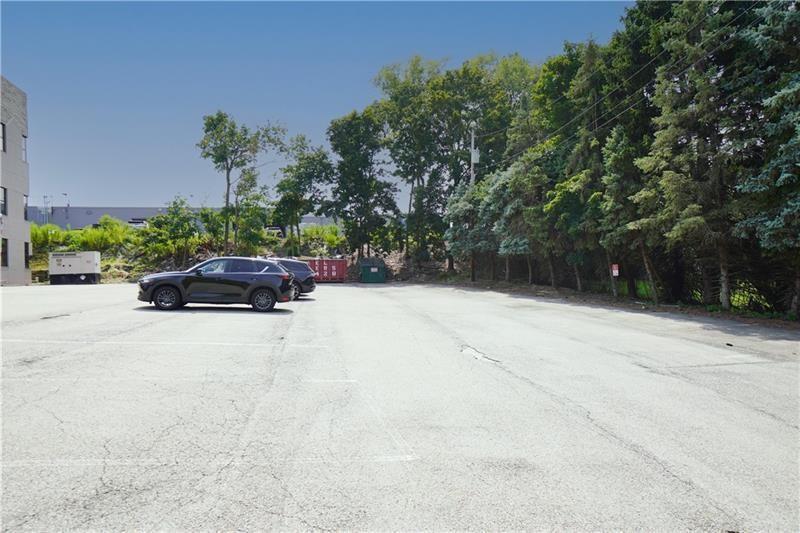 10431 Perry Highway Photo 13