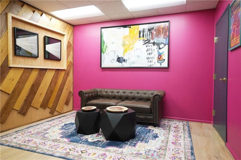 10431 Perry Highway Photo 19