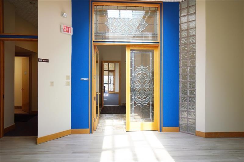 10431 Perry Highway Photo 27