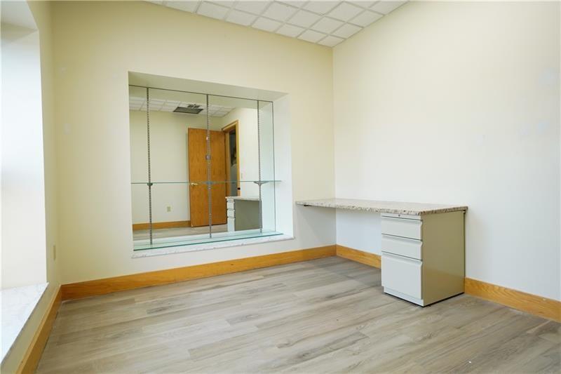 10431 Perry Highway Photo 29