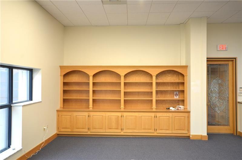 10431 Perry Highway Photo 43