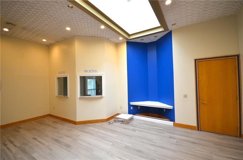 10431 Perry Highway Photo 47