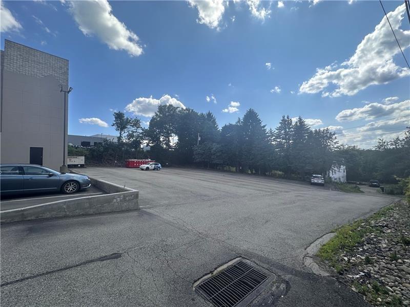 10431 Perry Highway Photo 6