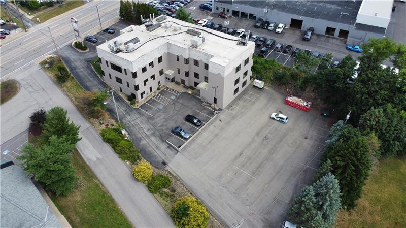 10431 Perry Highway Photo 9