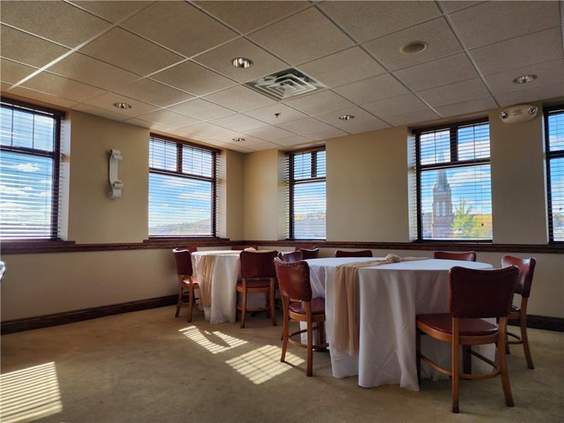 19 E Washington St #4