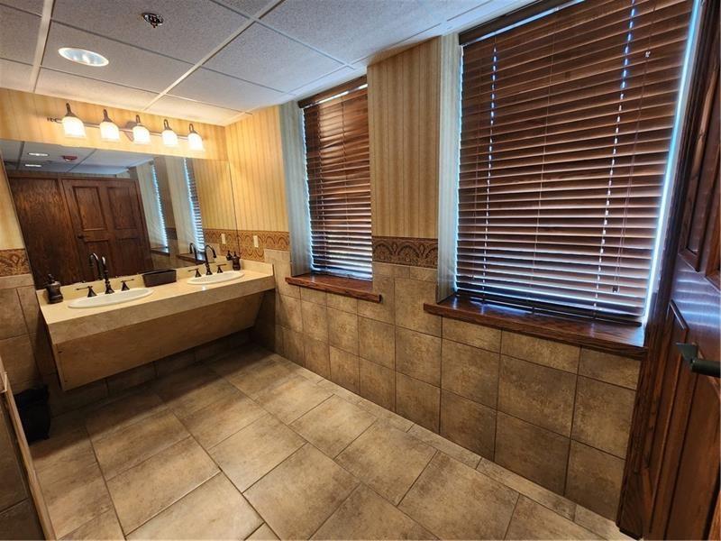 19 E Washington St #4