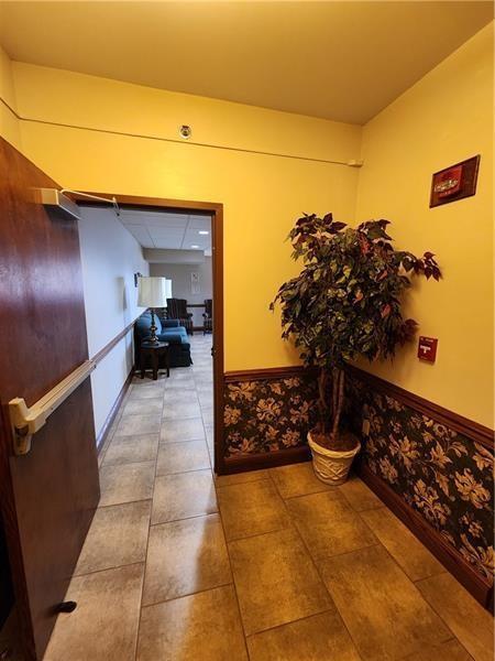 19 E Washington St #4