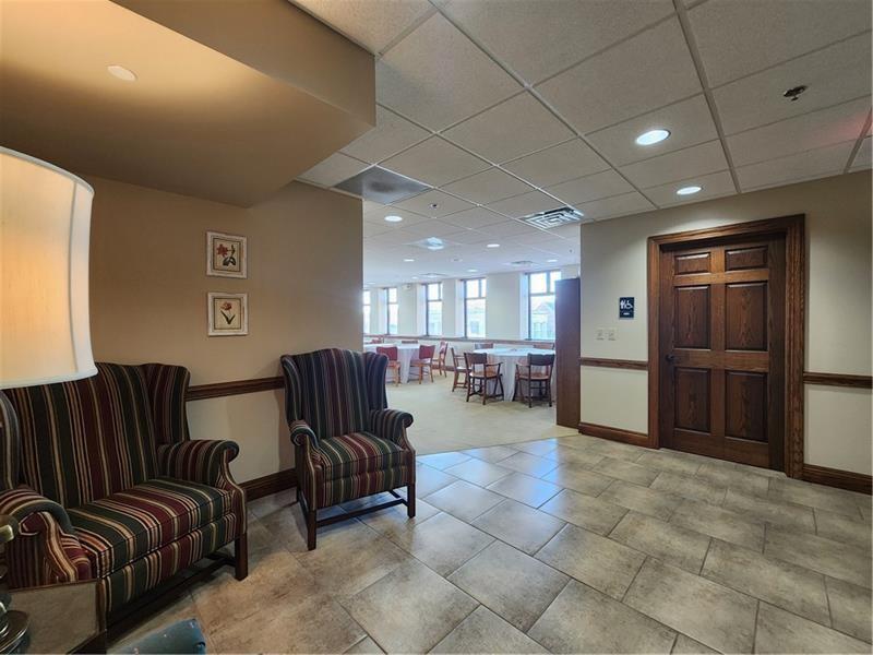 19 E Washington St #4