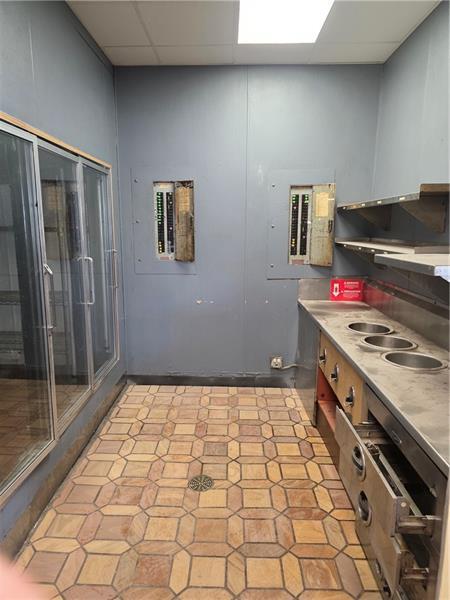 200 Sheffield Dr Photo 17