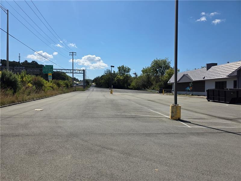 200 Sheffield Dr Photo 2