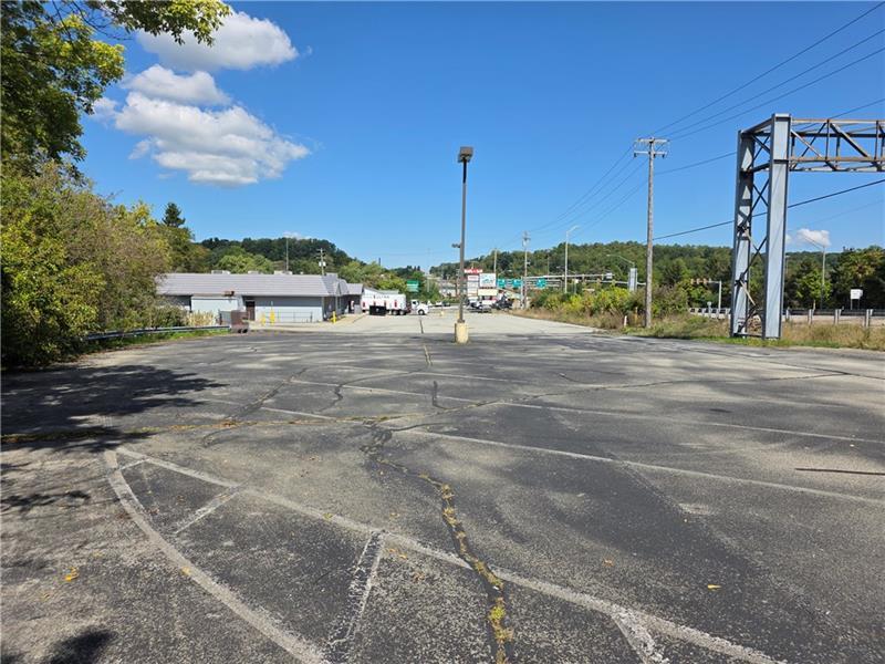 200 Sheffield Dr Photo 3