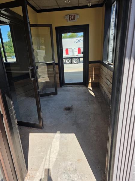 200 Sheffield Dr Photo 4