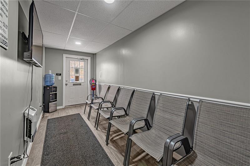 629 Scalp Avenue Photo 14