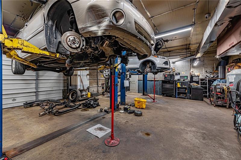 629 Scalp Avenue Photo 15