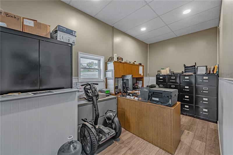 629 Scalp Avenue Photo 16