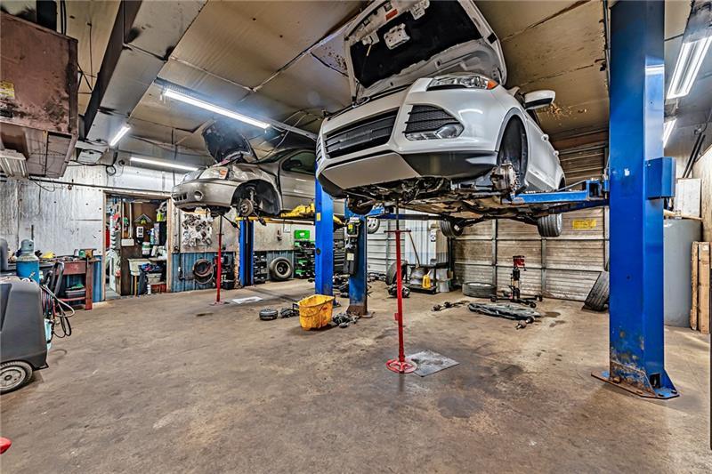 629 Scalp Avenue Photo 17