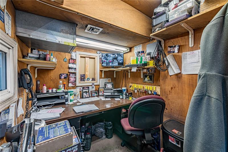 629 Scalp Avenue Photo 18