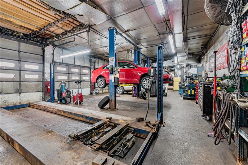 629 Scalp Avenue Photo 19