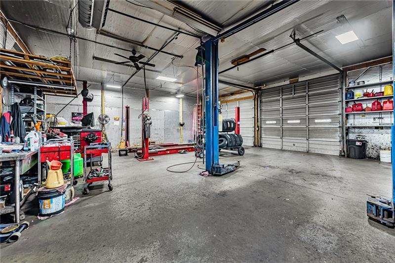 629 Scalp Avenue Photo 22