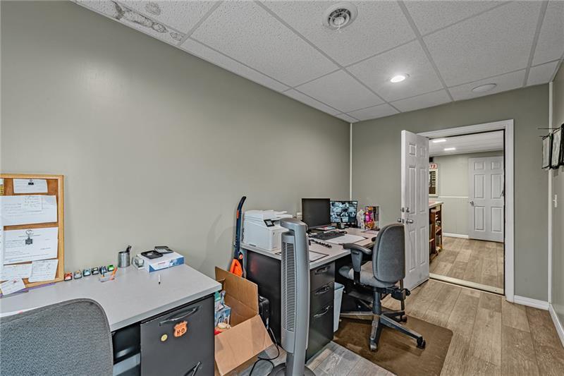 629 Scalp Avenue Photo 23