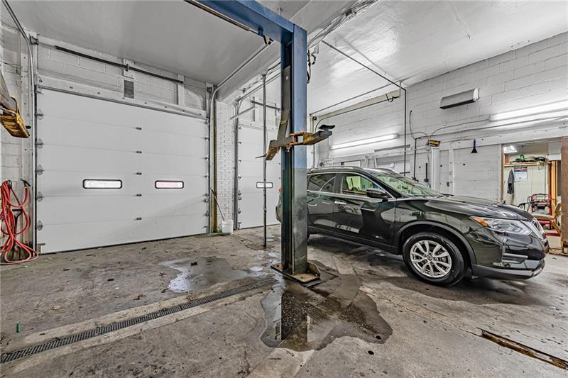 629 Scalp Avenue Photo 25