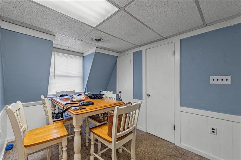 629 Scalp Avenue Photo 35