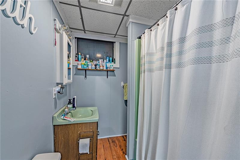 629 Scalp Avenue Photo 37