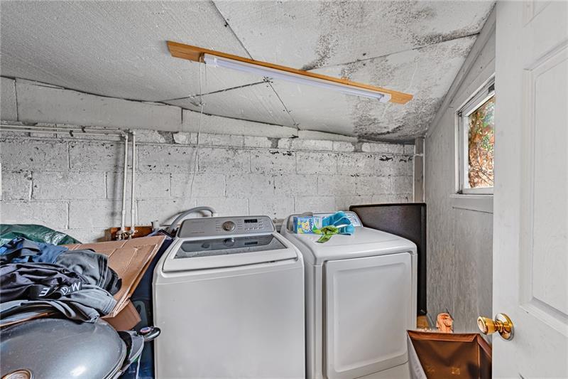 629 Scalp Avenue Photo 41