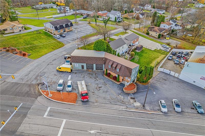 629 Scalp Avenue Photo 5