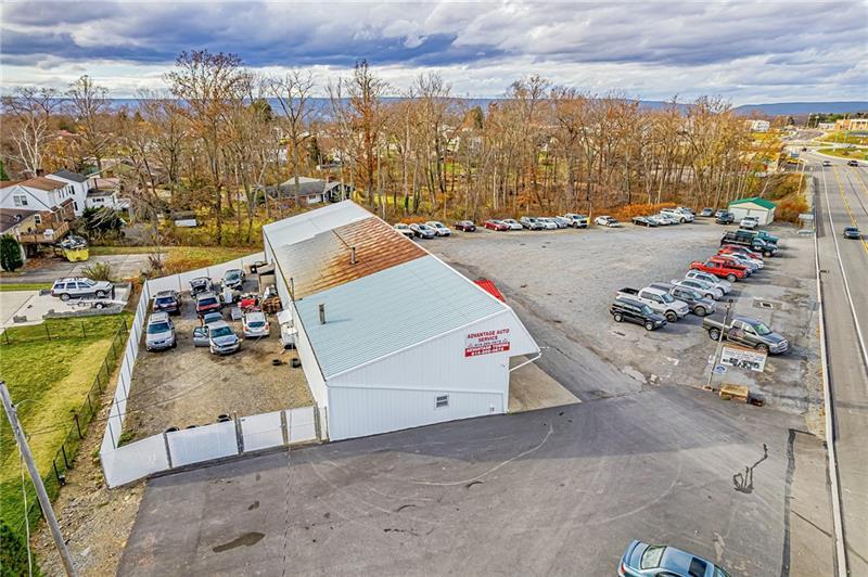 629 Scalp Avenue Photo 7