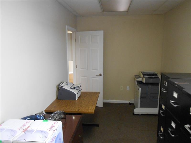 439 Jefferson Ave Photo 10