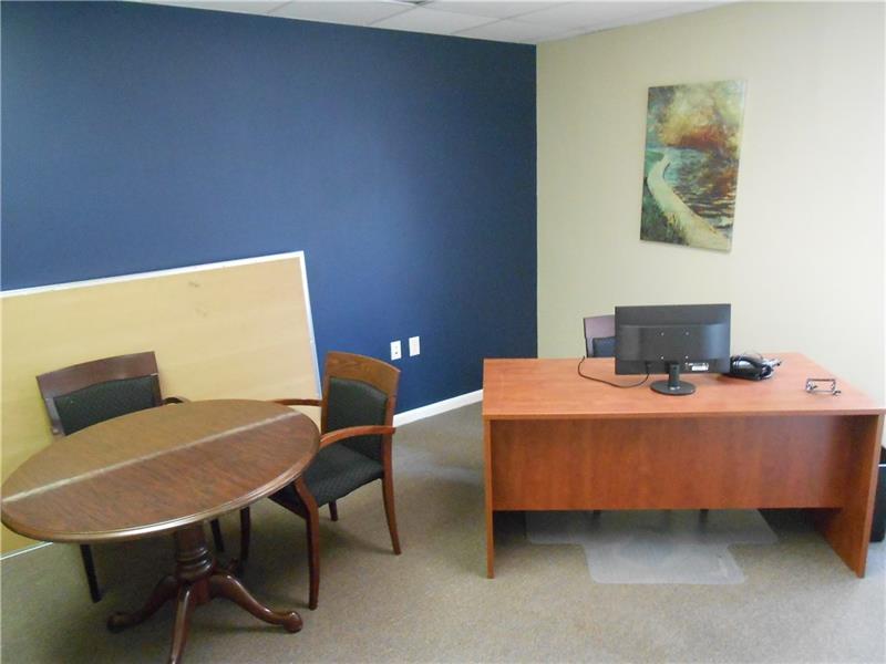 439 Jefferson Ave Photo 11