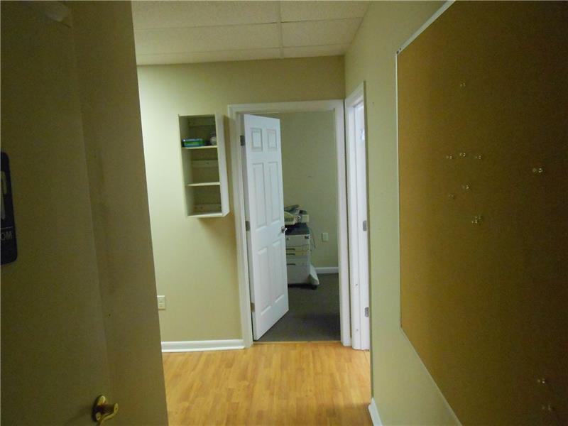 439 Jefferson Ave Photo 14