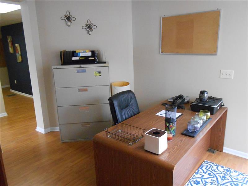 439 Jefferson Ave Photo 5