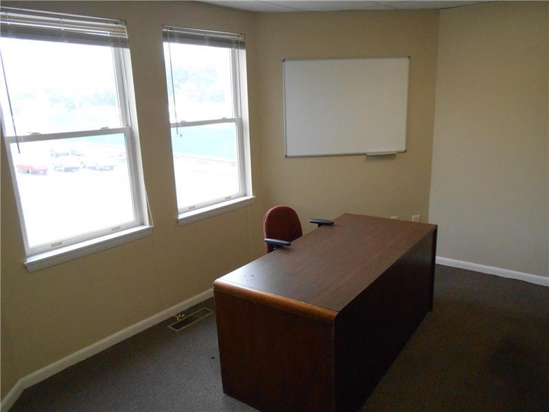 439 Jefferson Ave Photo 6