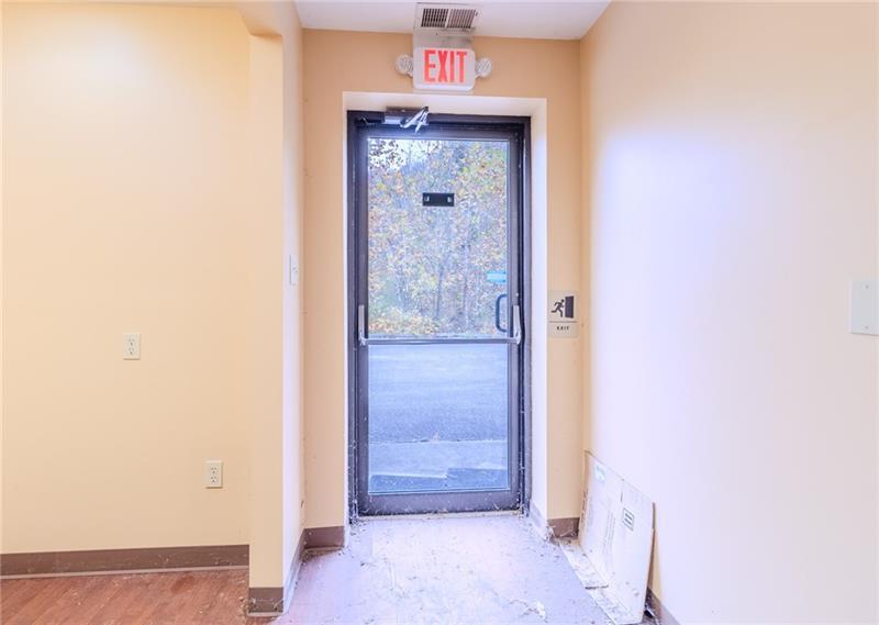 1600 Wildlife Lodge Rd Ste #1 Photo 34